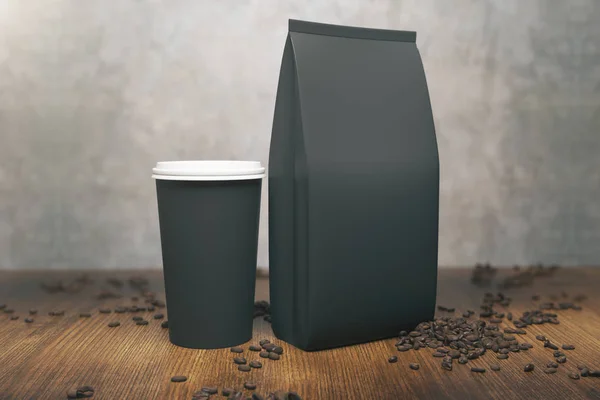 黑咖啡包和杯 — 图库照片