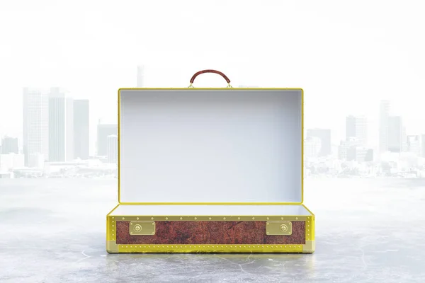 Prázdný kufr v pozadí města — Stock fotografie