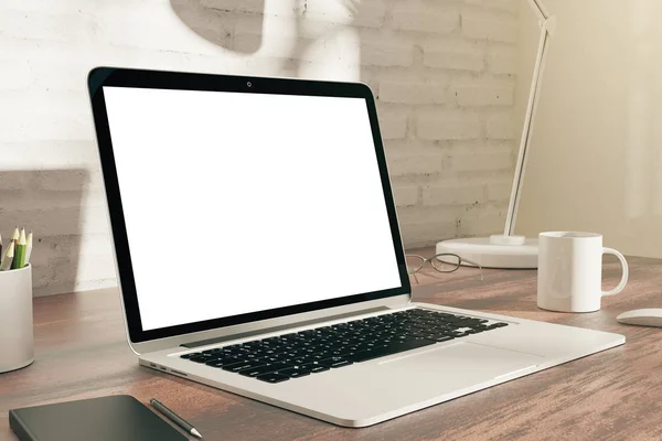 Limpar lado laptop branco — Fotografia de Stock
