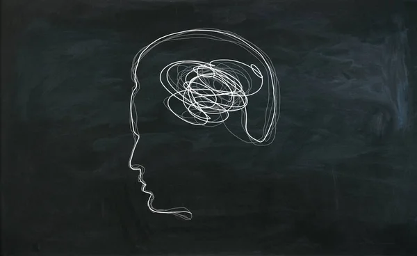 Mannelijke hoofd omtrek met hersenen Krabbel — Stockfoto