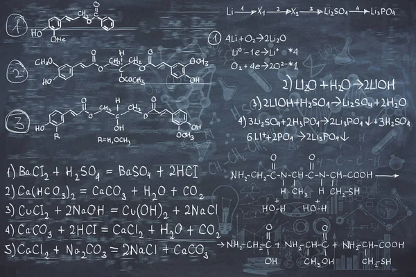 Kreidetafel mit chemischen Formeln. Wissenschaftskonzept — Stockfoto