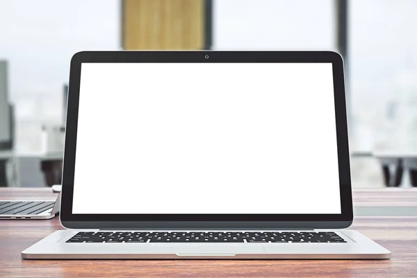 Frente laptop branco em branco — Fotografia de Stock