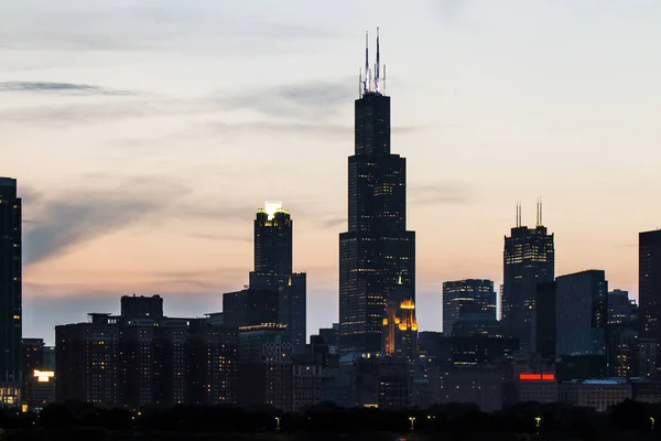 Chicago skyline at night — Stock Photo, Image
