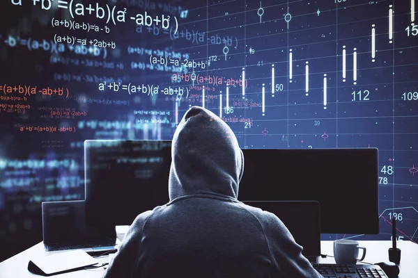 Hacker met behulp van computer met big data — Stockfoto