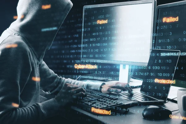 Hacker met behulp van computer — Stockfoto