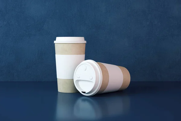 Zwei weiße Kaffeetassen aus Papier — Stockfoto
