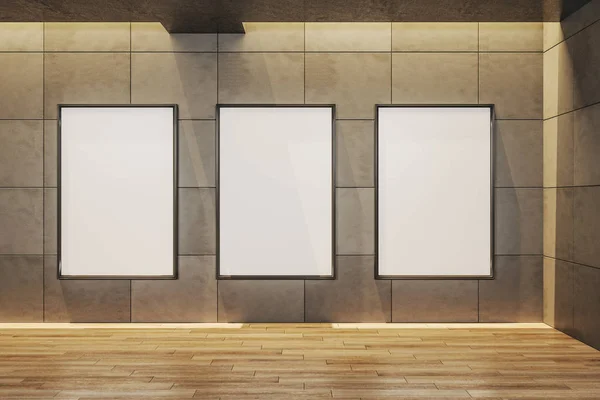 Interiér galerie se třemi prázdnými billboardy — Stock fotografie