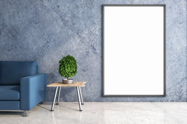 Комната с пустым плакатом на голубой стене — стоковое фото