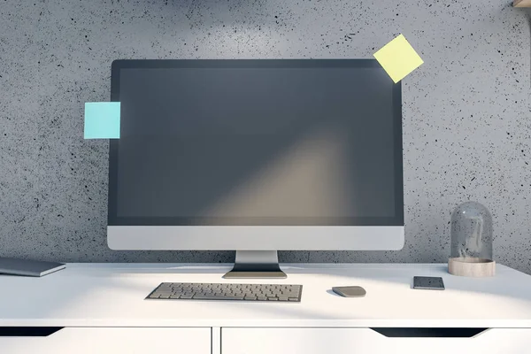 Ekranında etiket olan minimal tasarımcı bilgisayar — Stok fotoğraf