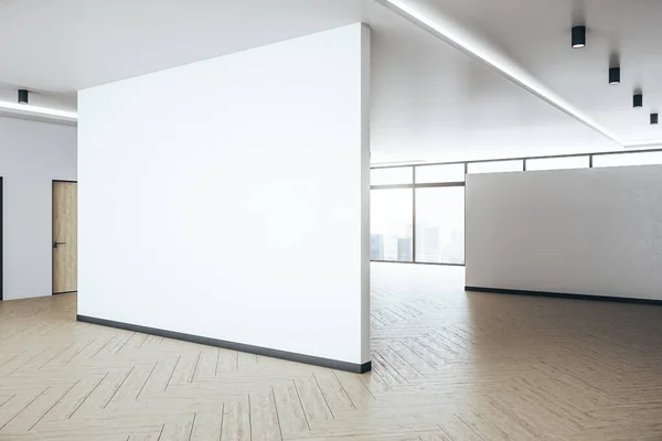 Boş Beyaz Duvarlı Minimalist Salon Performans Sunum Konsepti Hazırlama — Stok fotoğraf