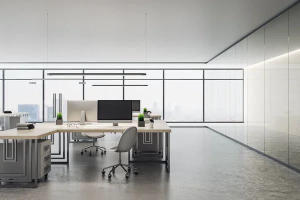 Luxus Coworking Büroeinrichtung Mit Computern Auf Dem Tisch Und Blick — Stockfoto