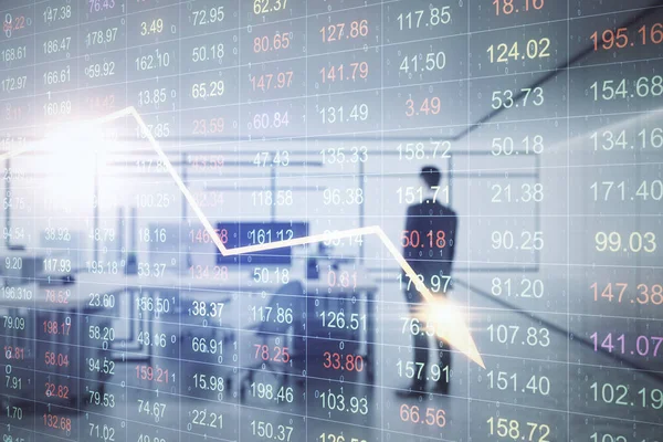 株式市場の暴落統計学のホログラムとオフィスに立つビジネスマン ビジネスと金融危機の概念 多重露光 — ストック写真