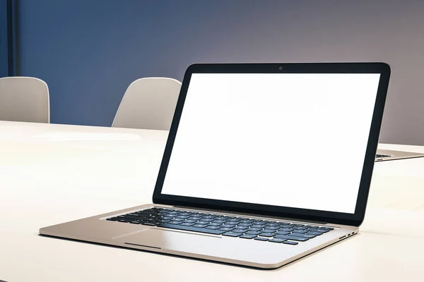 Close Empty Laptop Screen Table Technology Communication Programming Concept Mock — Stock Photo, Image