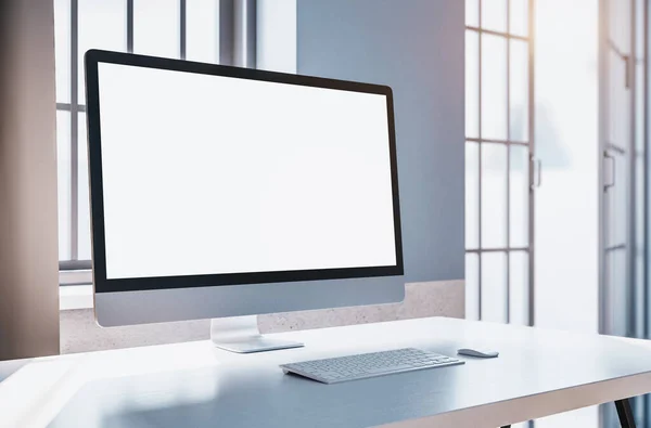 Oficina Ordenador Con Pantalla Blanco Mesa Tecnología Concepto Negocio Renderizado — Foto de Stock