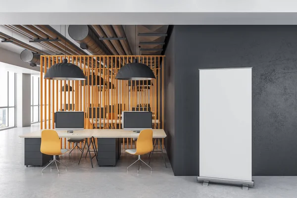 现代写字楼内部有黄色的抽象墙壁 墙上有空旷的垂直海报 工作场所和公司概念 3D渲染 — 图库照片