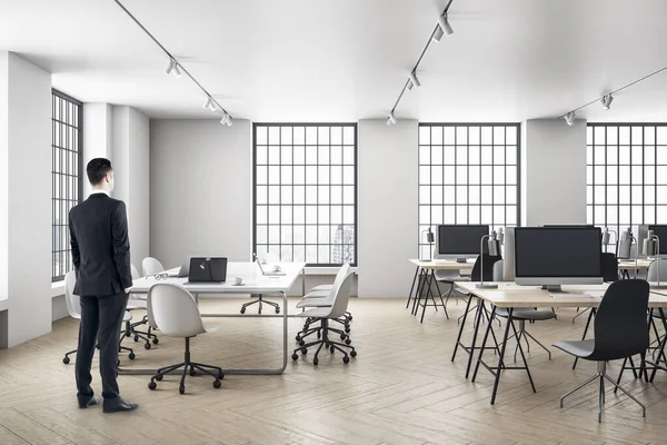 사무실 컴퓨터와 전망을 사업가 컨셉이야 렌더링 — 스톡 사진