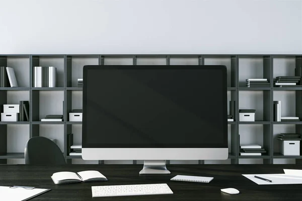 Luxus Arbeitsplatz Desktop Mit Leerem Computerbildschirm Und Regal Mit Büchern — Stockfoto