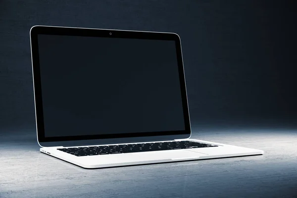 Laptop Pustym Czarnym Ekranem Pulpicie Biurowym Koncepcja Miejsca Pracy Stylu — Zdjęcie stockowe