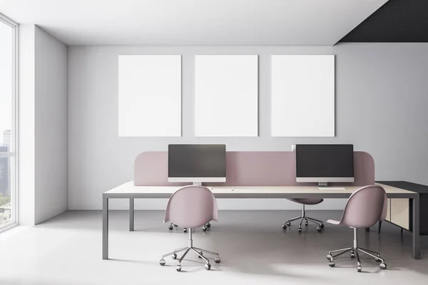 Modernes Coworking Bürointerieur Mit Drei Leeren Postern Der Wand Arbeitsplatz — Stockfoto