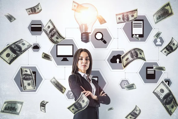 Geschäftsfrau Mit Lampe Über Dem Kopf Und Fallenden Dollarscheinen Computing — Stockfoto