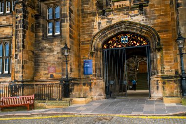 Yeni Üniversite, Edinburgh Üniversitesi