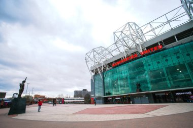 eski trafford Stadı