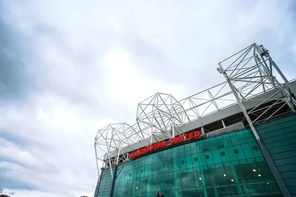 eski trafford Stadı