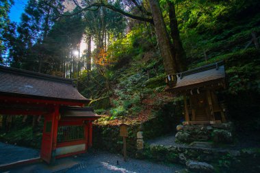 Kibune Shrine Okumiya sonbaharda Kurama Dağı 'nda, Kyoto Bölgesi, Kansai, Japonya