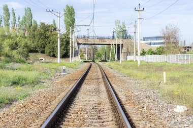 Ufka giden demiryolu rayları