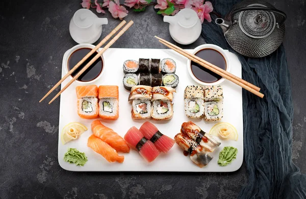 Japanische Küche. Sushi. — Stockfoto