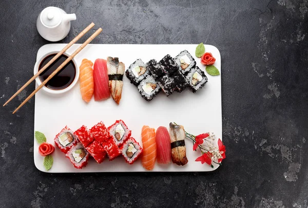 Japansk mat. Sushi. Stockbild