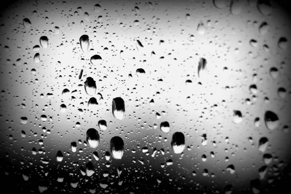 Lluvia Gotas Ventana Cierra Vaso Ducha Vidrio Mojado Fondo Azul —  Fotos de Stock