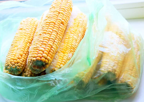 Mrożona Kukurydza Plastikowej Torbie — Zdjęcie stockowe