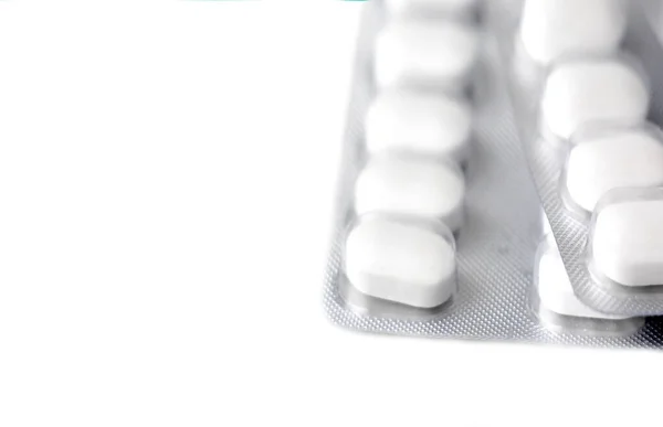 Pílulas Brancas Pacote Fundo Branco Medicamentos Naturais Num Blister — Fotografia de Stock