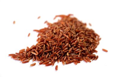 Cilalanmamış esmer pirinç. Doğal tahıl. Uzun Taneli Pirinç Faydalı Ürün. Beslenme yemeği. Yabani pirinç.