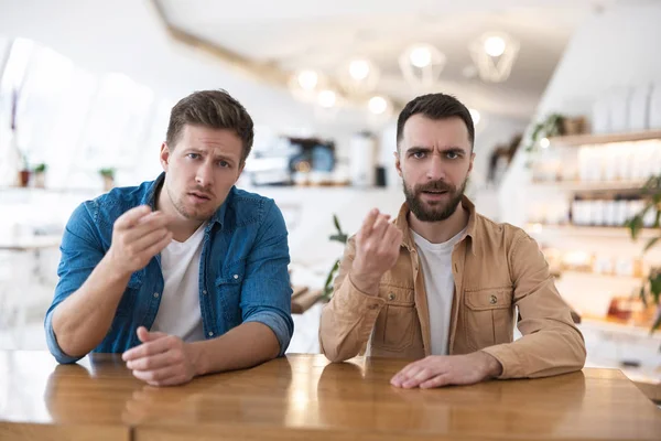 Deux Beaux Collègues Hommes Hors Bureau Pendant Pause Café Café — Photo