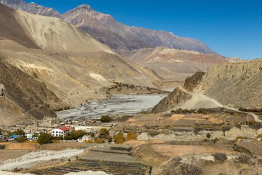 Kali Gandaki Nehri vadisinde bulunan Kagbeni Köyü görüntüleyin