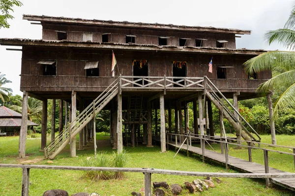 Melanau 高大的传统木制房屋 — 图库照片