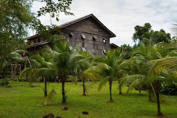 Traditional wooden houses. Melanau Tall — Stock Photo, Image