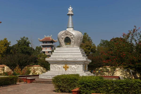 Stupa en el Monasterio Internacional de Geden — Foto de Stock