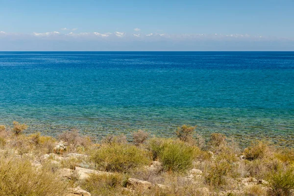 Lac Issyk-kul, Kirghizistan — Photo