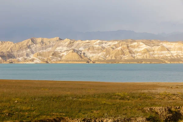 Toktogul Reservoir, Kirgizistan — Stockfoto