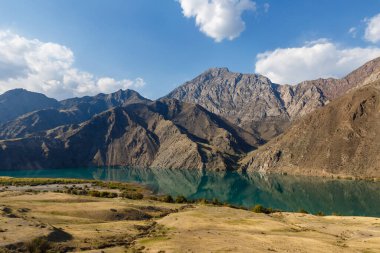 Naryn Nehri, güzel dağ nehri, Toktogul Celal-Abad Bölgesi Kırgızistan