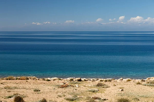 Danau Issyk Kul Danau Terbesar Kirgizstan Pemandangan Gunung Pantai Utara — Stok Foto