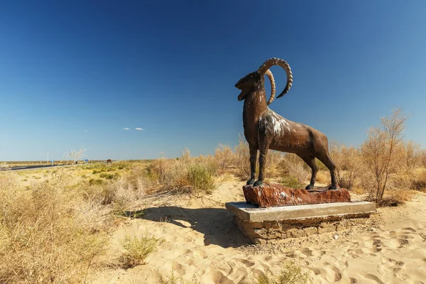 Dystrykt Zhalagash Kazachstan Września 2019 Pomnik Górskiej Owcy Argali Stepach — Zdjęcie stockowe