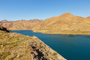 Kırgızistan dağlarındaki Naryn Nehri.