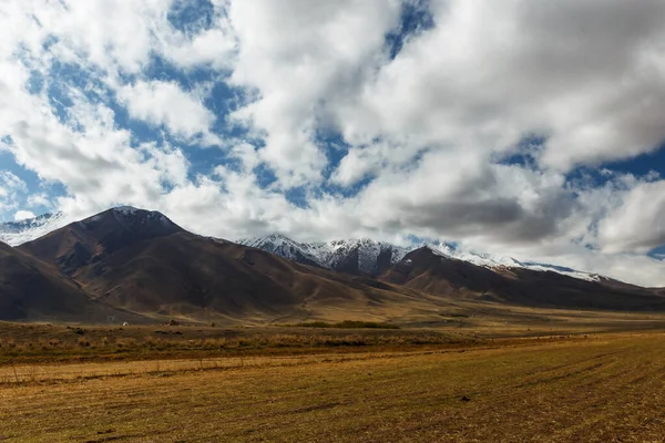 Horská krajina, Kyrgyzstán — Stock fotografie