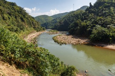 Nam Phak nehri. Laos 'un Oudomxay ilindeki dağ nehri..