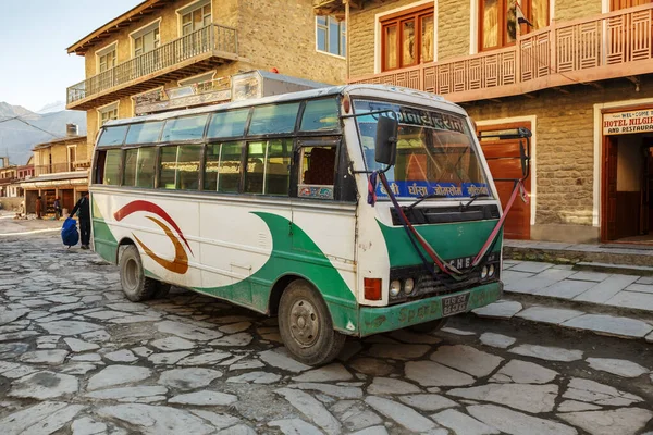 Jomsom Nepal Noviembre 2016 Estación Autobuses Jomsom Autobús Local Esperando — Foto de Stock