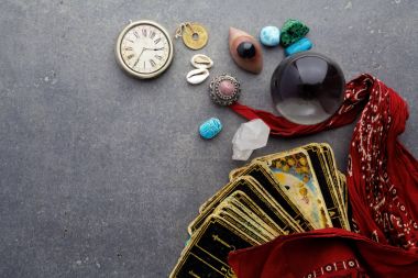 Şifa ve fal için kullanılan ezoterik nesneleri bileşimi